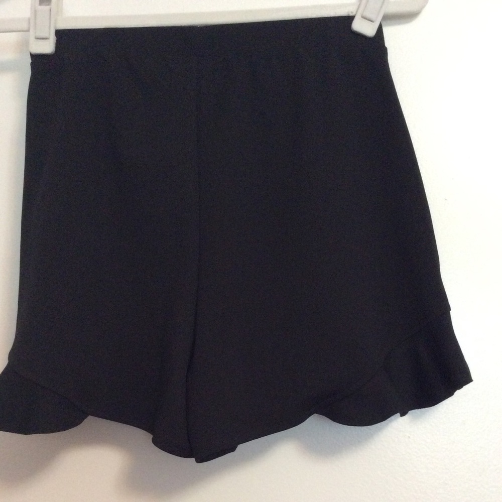 Kimmie Ruffle Rhinestone Short - Picture 4 of 11